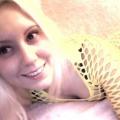 Dauergeiles Girl braucht Fickriemen Bild